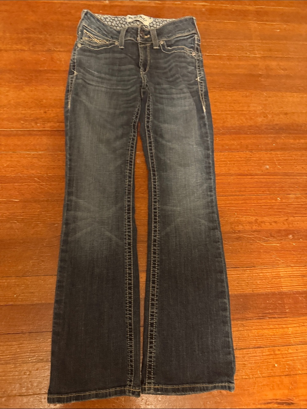 Ariat denim jeans. Women’s size 27S - Picture 7 of 8